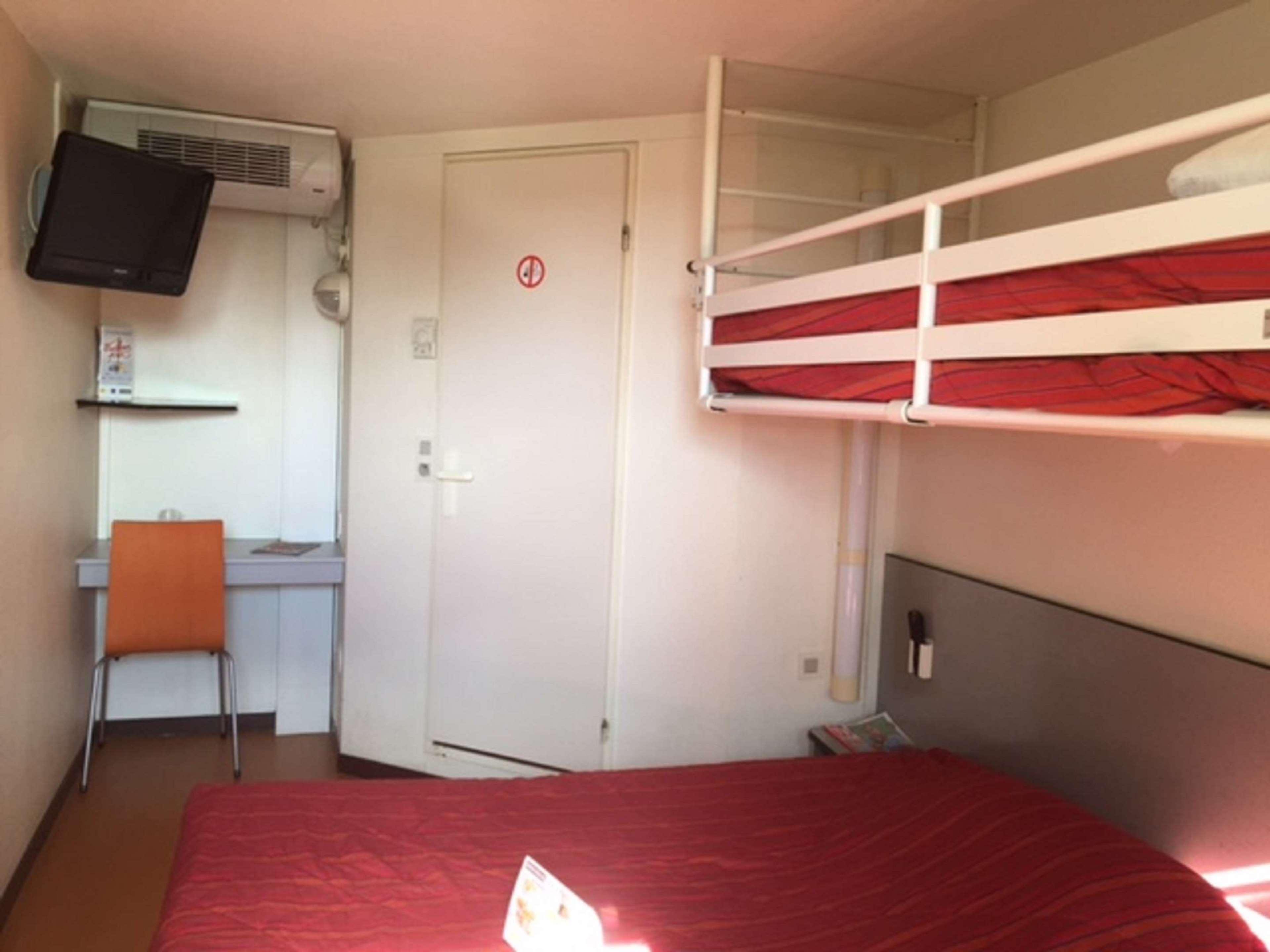 Kyriad Niort - La Creche Exteriör bild