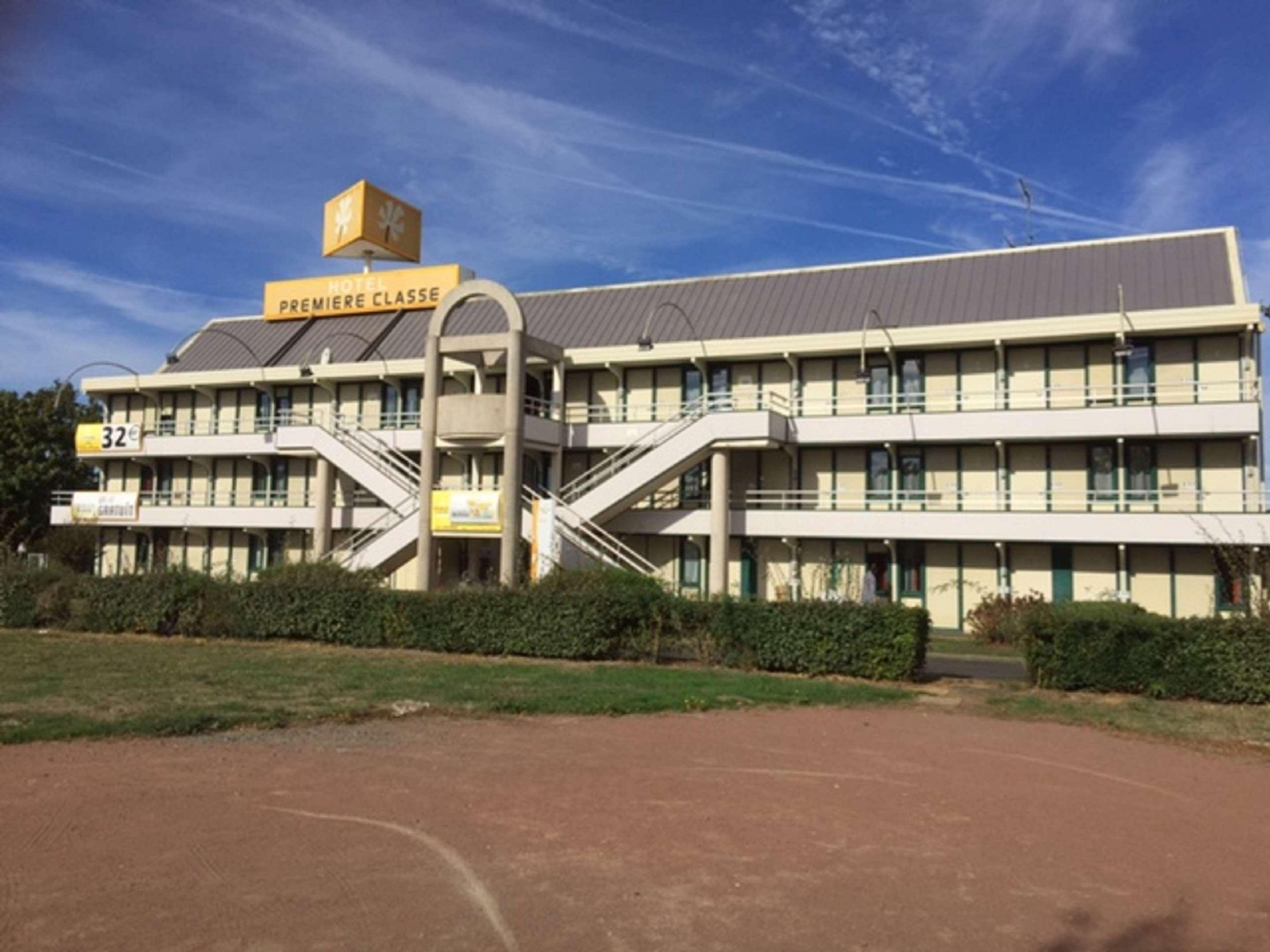 Kyriad Niort - La Creche Exteriör bild