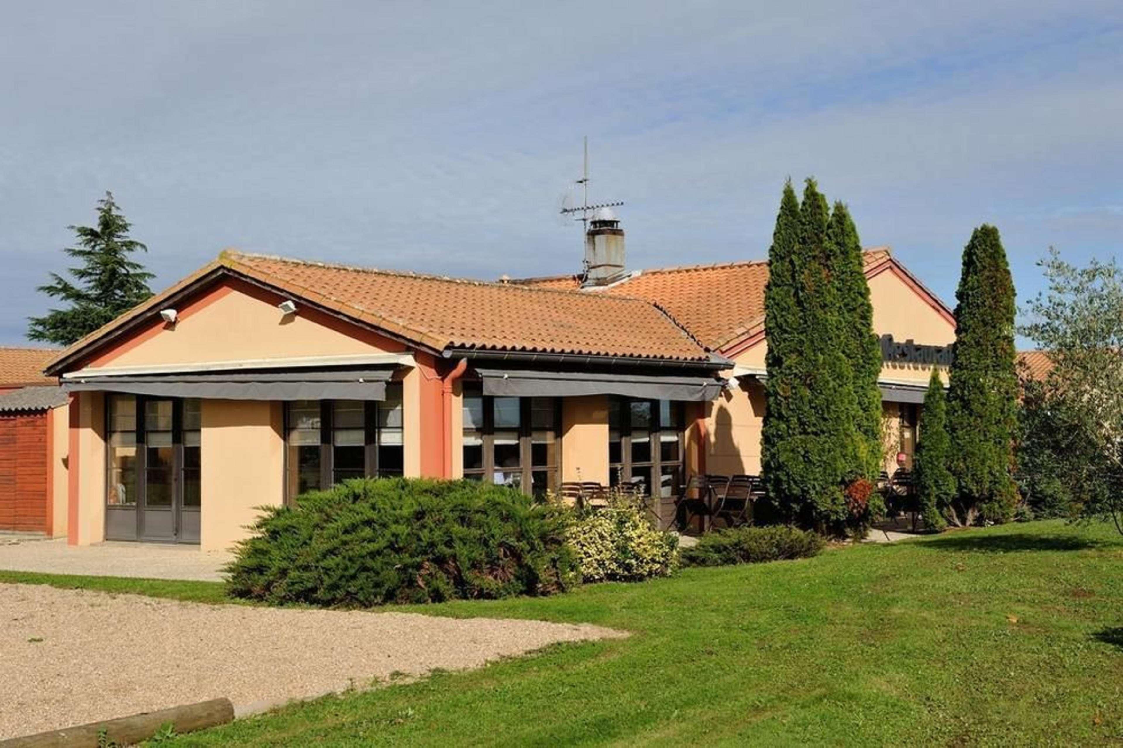 Kyriad Niort - La Creche Exteriör bild