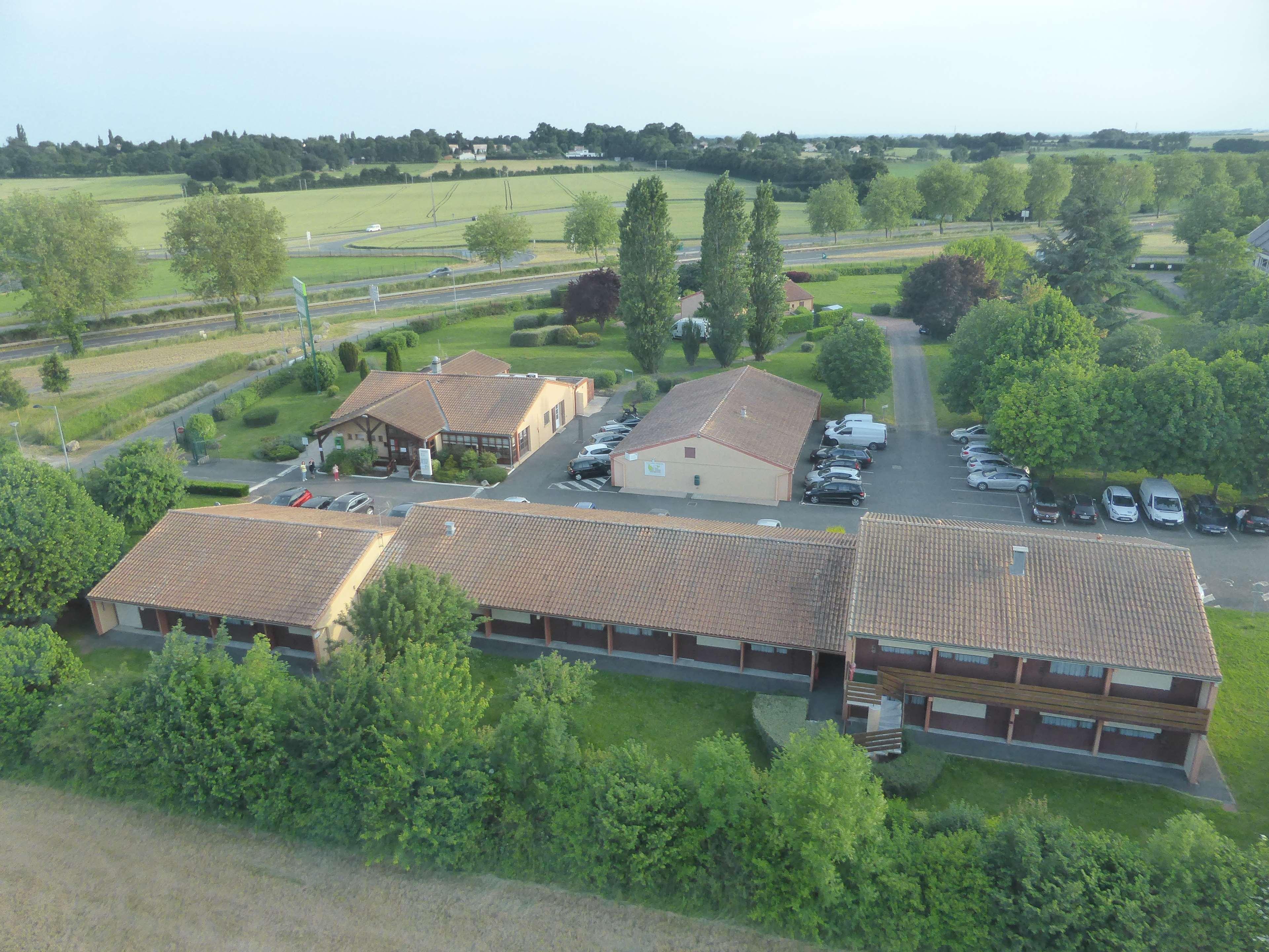 Kyriad Niort - La Creche Exteriör bild