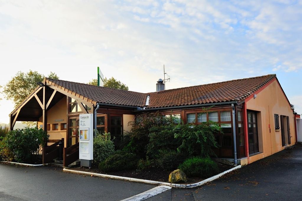 Kyriad Niort - La Creche Exteriör bild