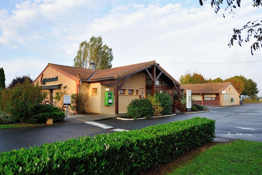 Kyriad Niort - La Creche Exteriör bild