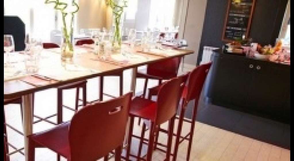 Kyriad Niort - La Creche Restaurang bild